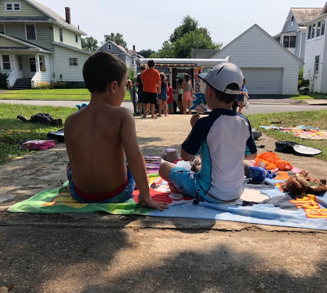 kids enjoying summer camp